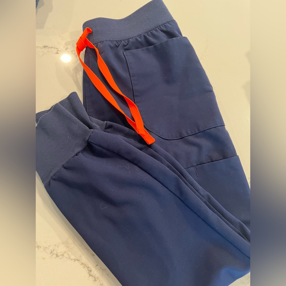 Figs Nepal - navy